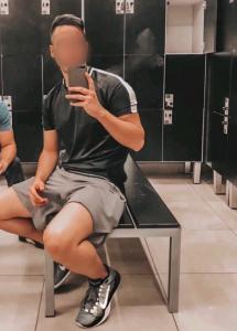 Chico busca chica en Sevilla: 