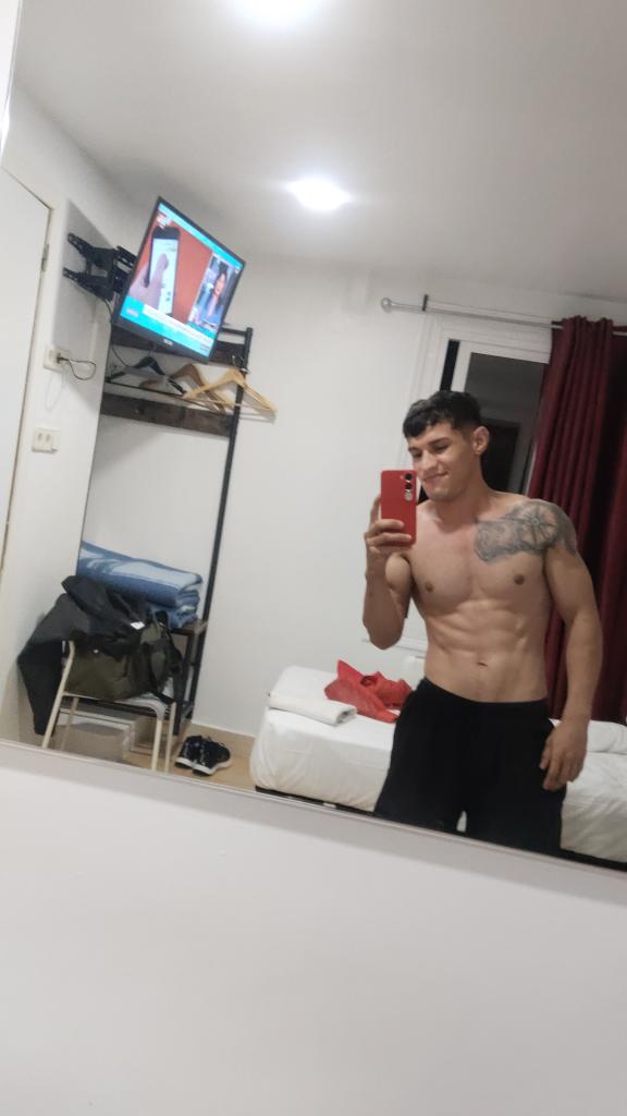 Chico busca chica en Sevilla: 