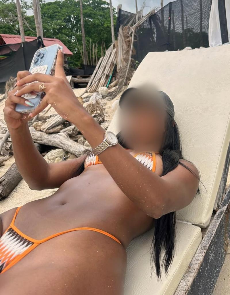 Chica busca chico en Almería: 