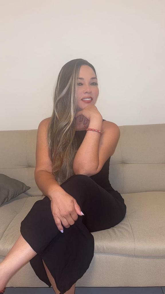 642148925: Chica busca chico en León