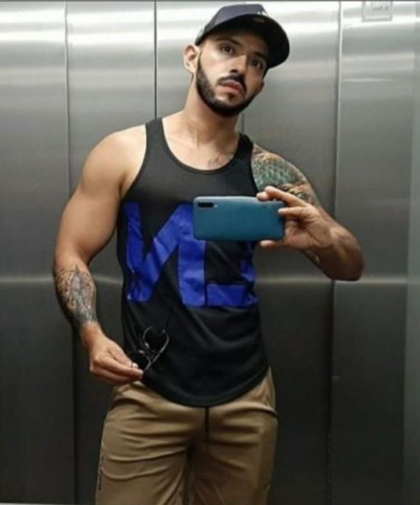 Chico busca chica en Sevilla: 