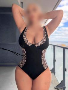 643309308: Chica busca chico en La Coruña