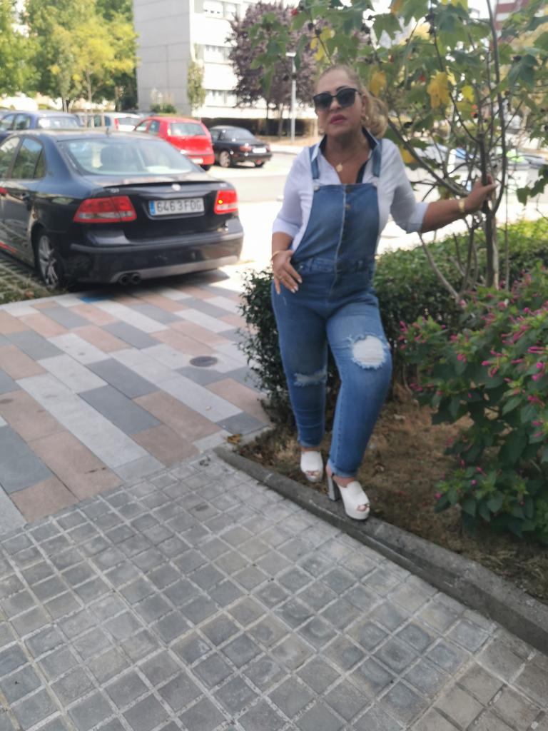 Chica busca chico en La Coruña: 