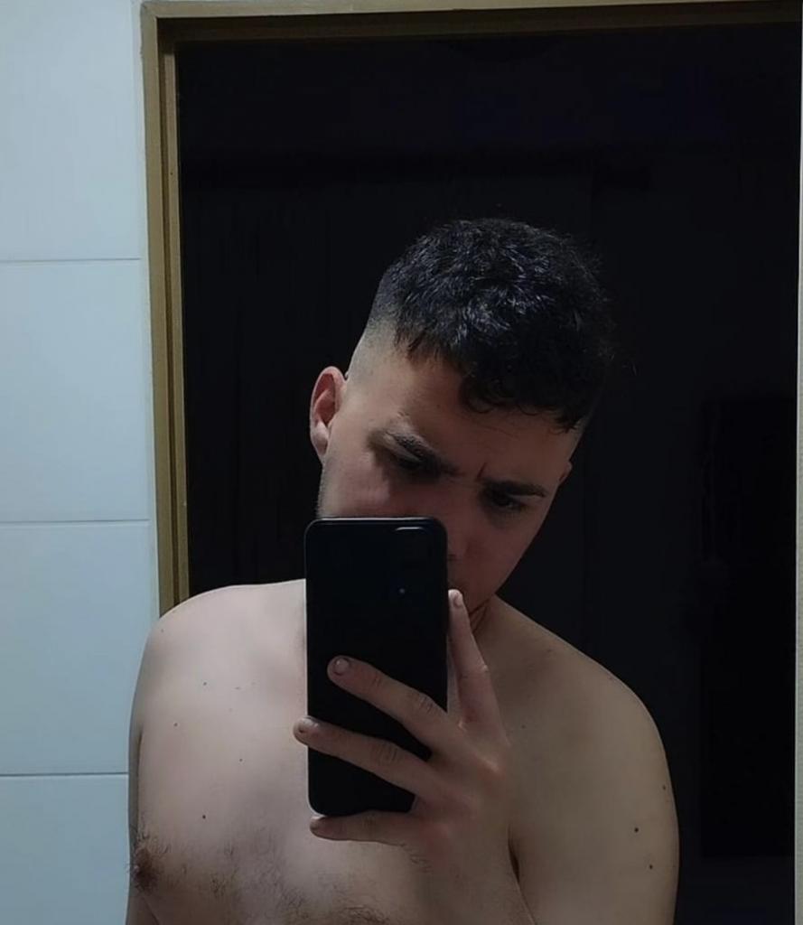 Chico busca chica en Orense: 