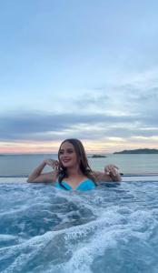 663747466: Chica busca chico en Madrid