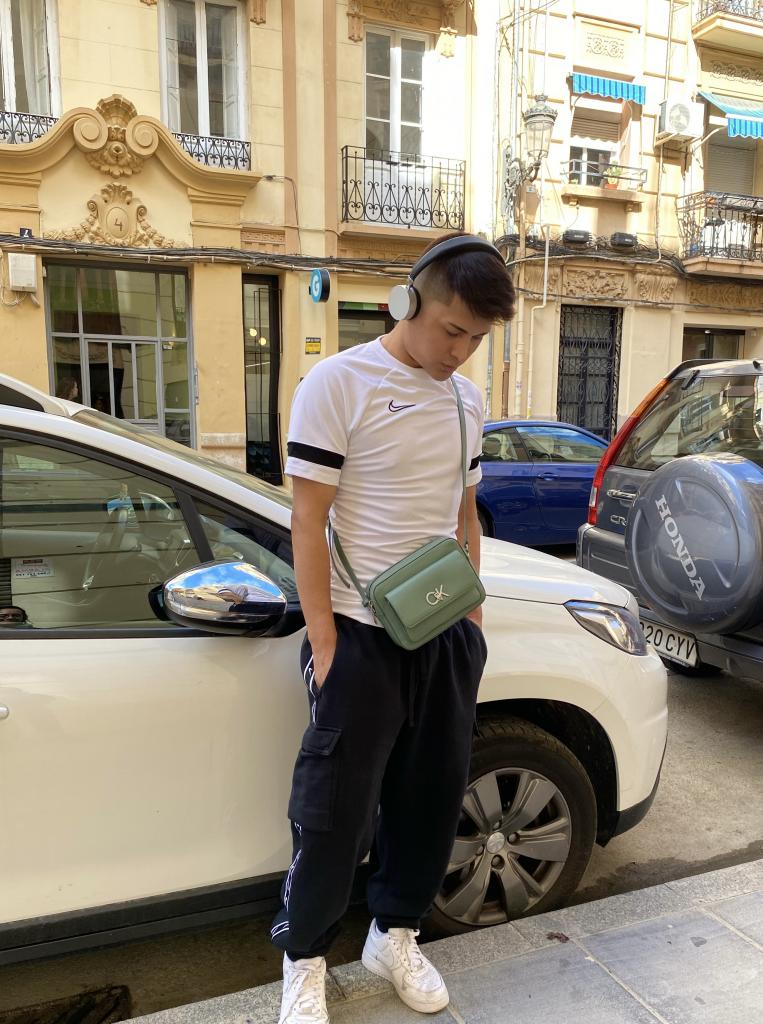 Chico busca chica en Alicante: 