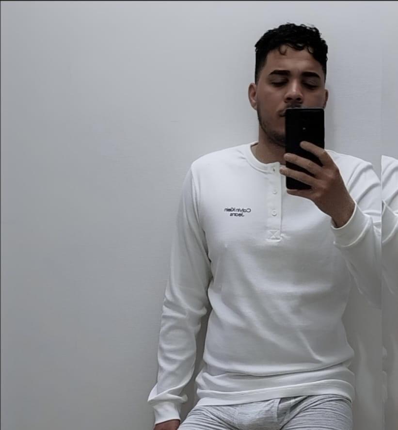 628373017: Chico busca chica en Orense