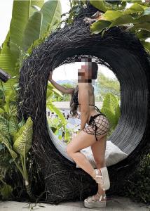 647282188: Chica busca chico en Gerona