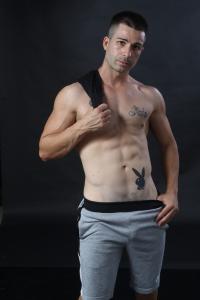 631931839: Chica busca chico en Barcelona