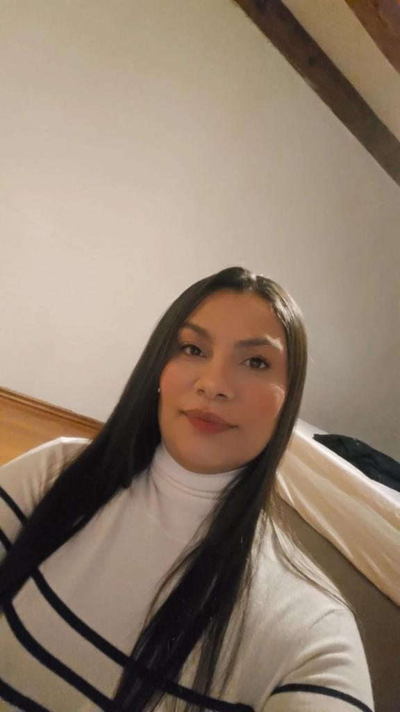 Chica busca chico en Alicante: Chica busca chico