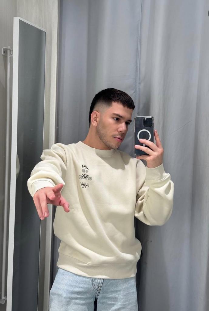 Chico busca chica en Sevilla: 