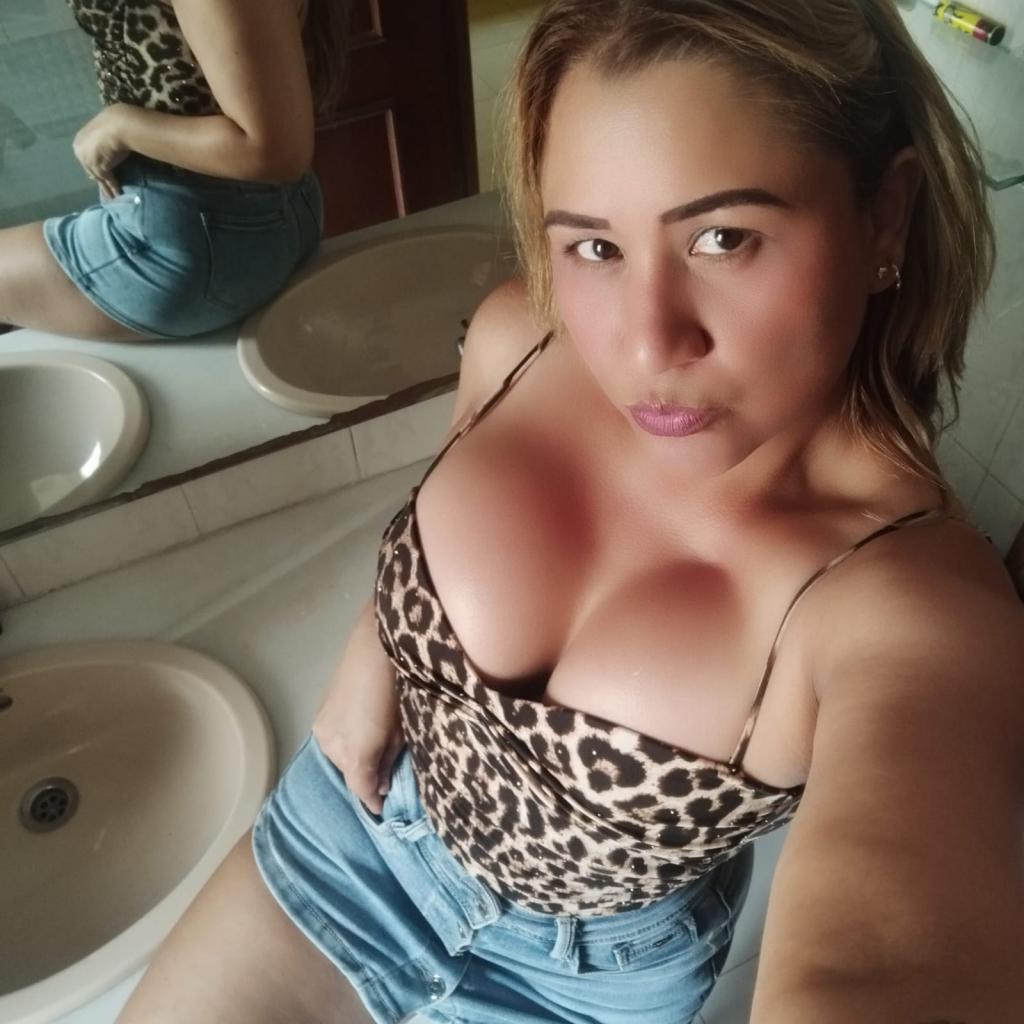 Chica busca chico en Granada: Chica busca chico