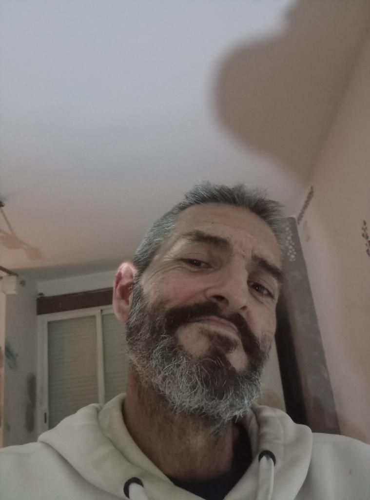 684715889: Chica busca chico en Valencia