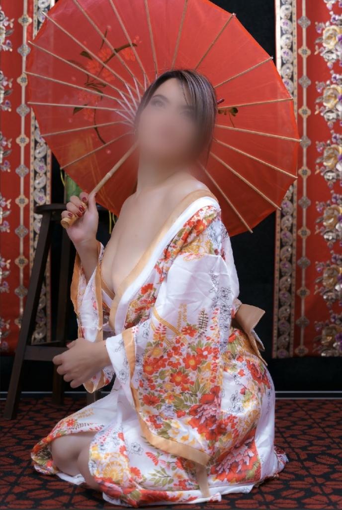 613588426: Chica busca chico en Barcelona