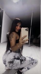 613269768: Chica busca chico en Sevilla