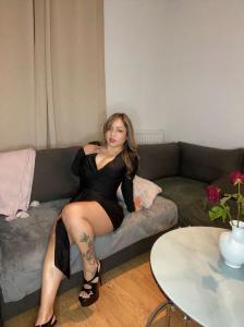 610818024: Chica busca chico en Barcelona