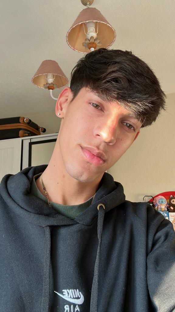 Chico busca chica en Málaga: 