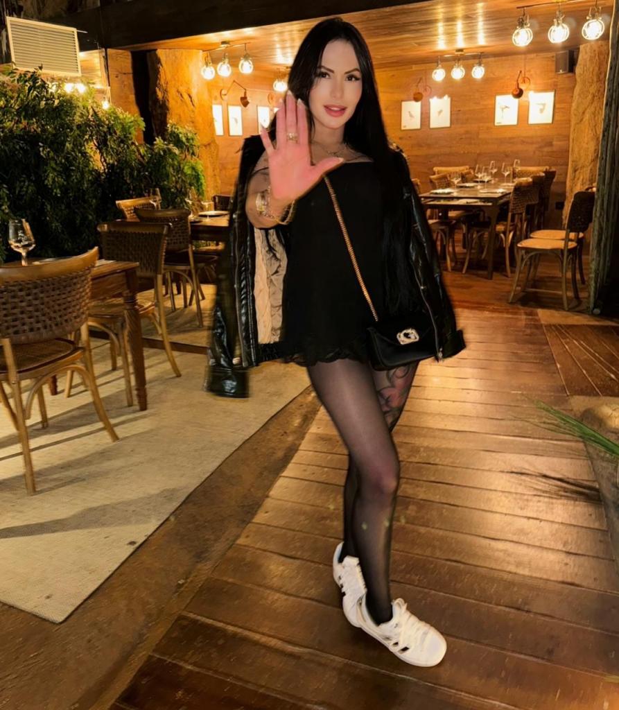 Chica busca chico en Alicante: Chica busca chico