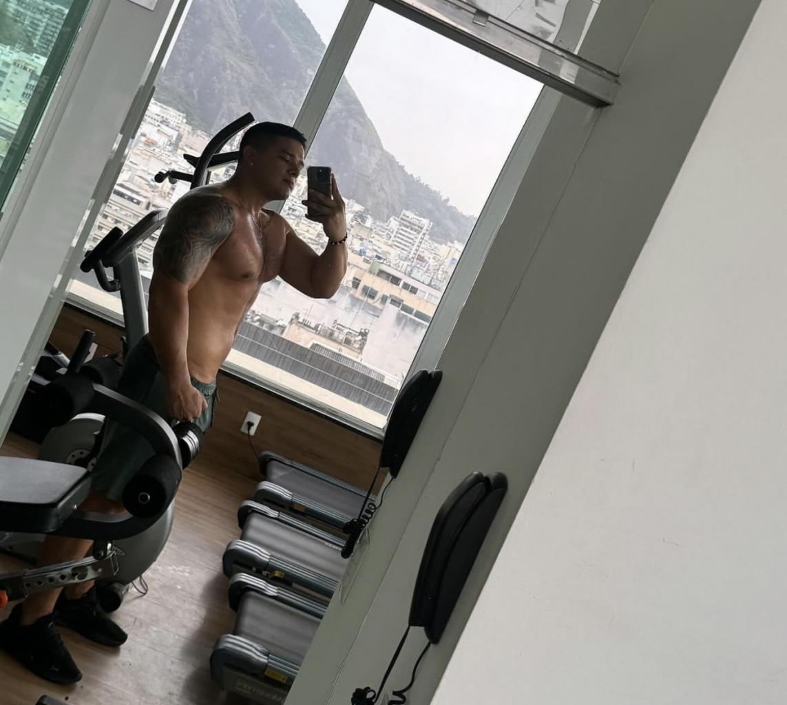 647236282: Chico busca chica en Valencia