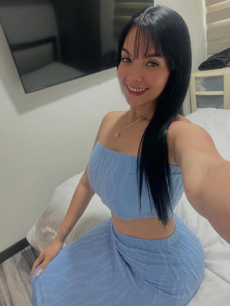 632900402: Chica busca chico en La Coruña