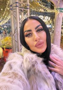 614925646: Chica busca chico en Barcelona