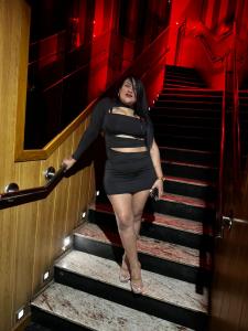 604385583: Chica busca chico en Barcelona