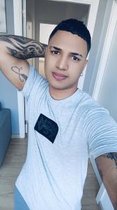 663496572: Chico busca chica en Valencia