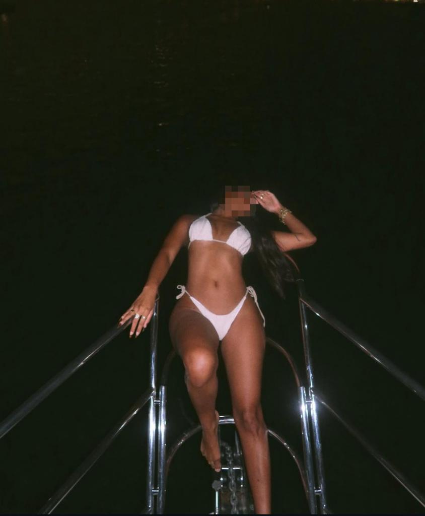 612438351: Chica busca chico en Murcia