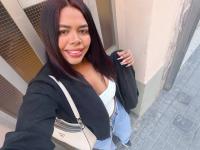 695333736: Chica busca chico en Barcelona