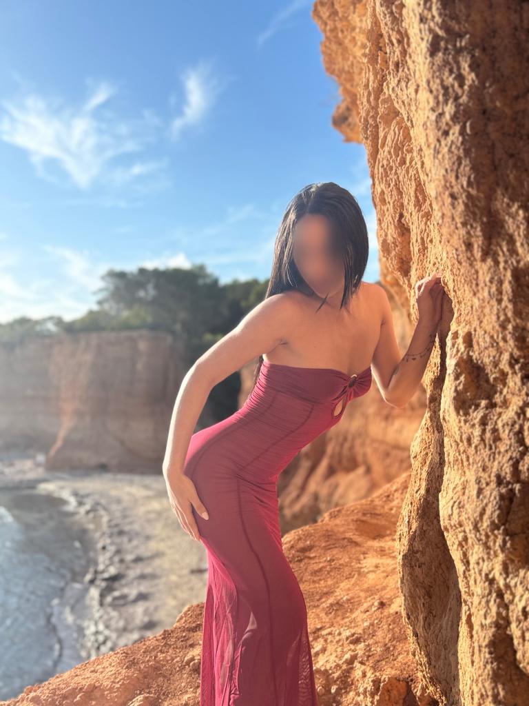 Chica busca chico en Ibiza: 