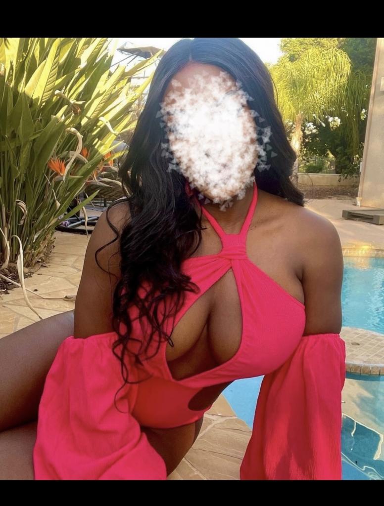 632779229: Chica busca chico en Barcelona