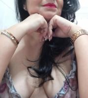 611166113: Chica busca chico en La Coruña