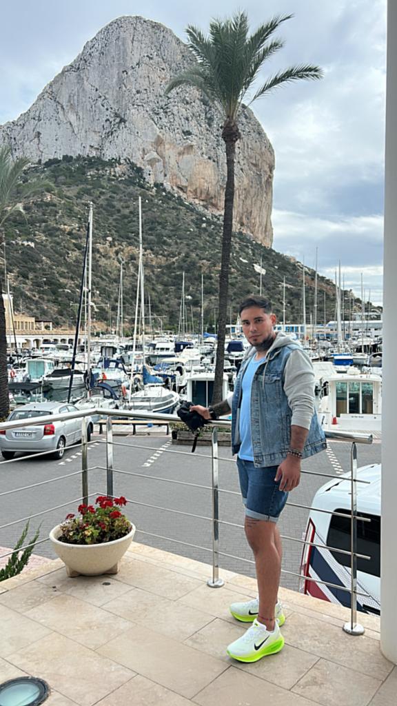 672588241: Chico busca chica en Alicante