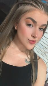 663818203: Chica busca chico en Barcelona