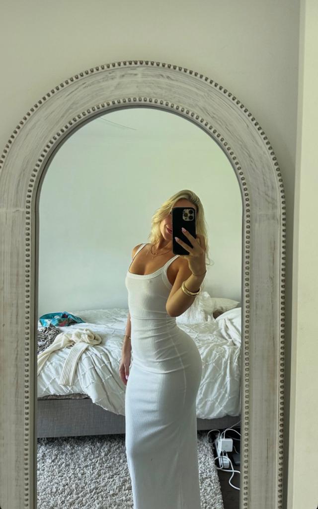 697575667: Chica busca chico en Melilla