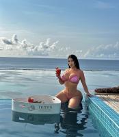 611309977: Chica busca chico en Barcelona