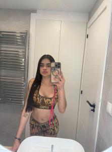 641465435: Chica busca chico en Lérida