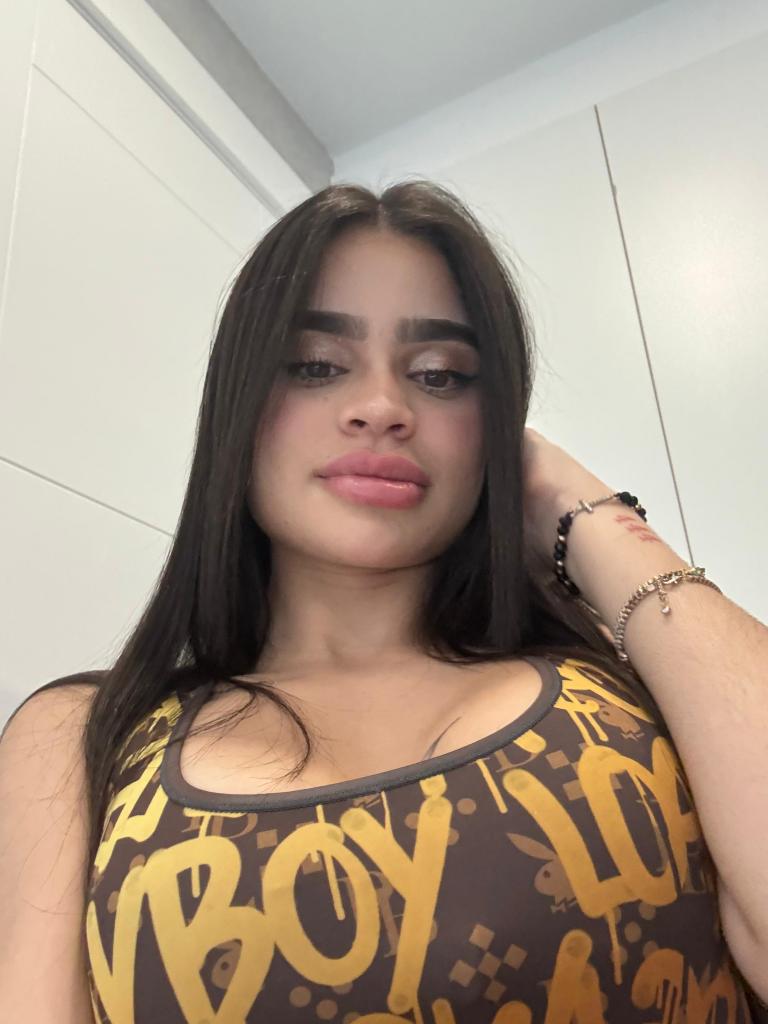 641465435: Chica busca chico en Lérida