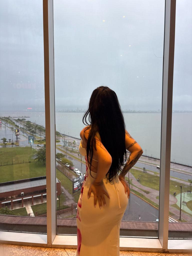 Chica busca chico en Cádiz: 