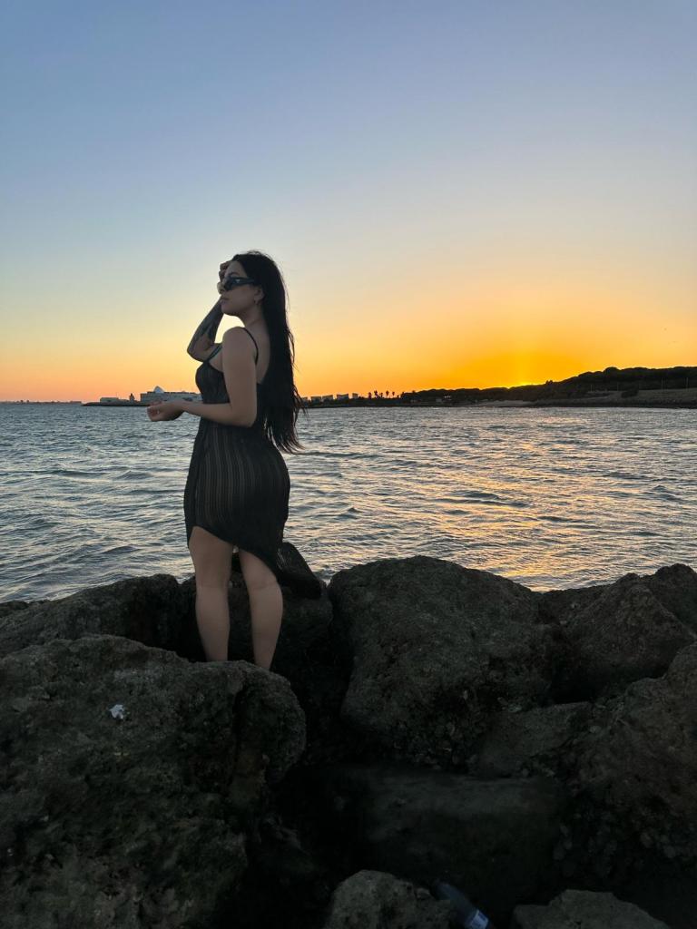 642734101: Chica busca chico en Cádiz