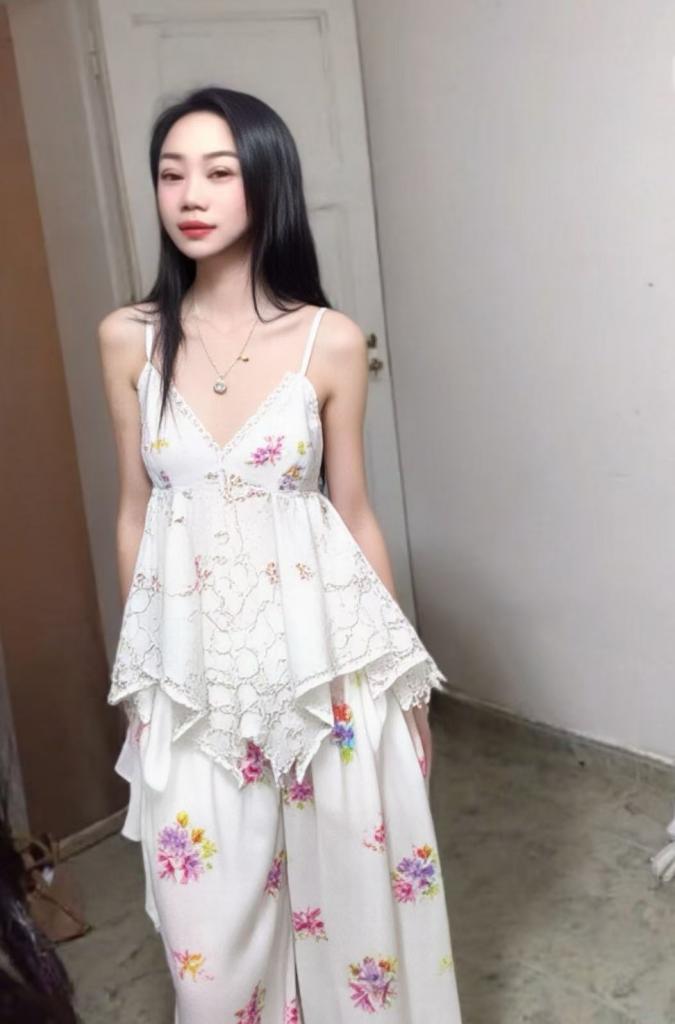 673549142: Chica busca chico en Barcelona