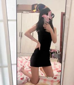 654948221: Chica busca chico en Barcelona