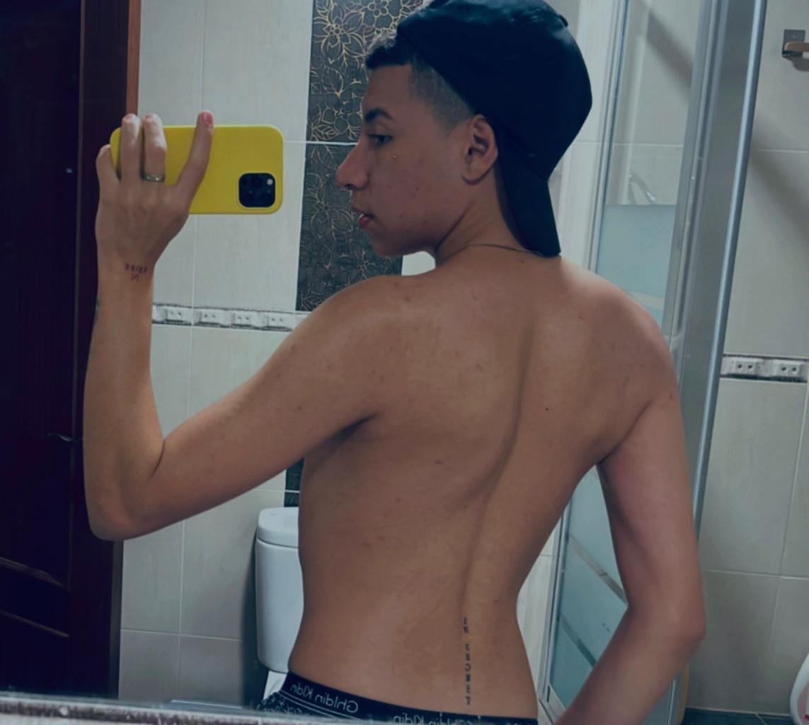 Chico busca chica en Cádiz: 