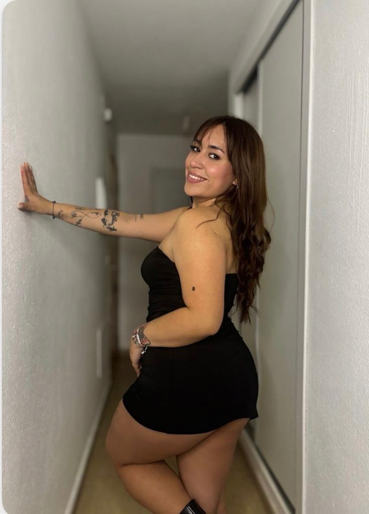 Chica busca chico en Alicante: Chica busca chico