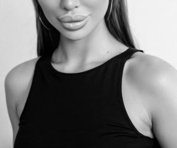 654215383: Chica busca chico en Melilla