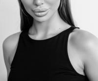 654215383: Chica busca chico en Melilla