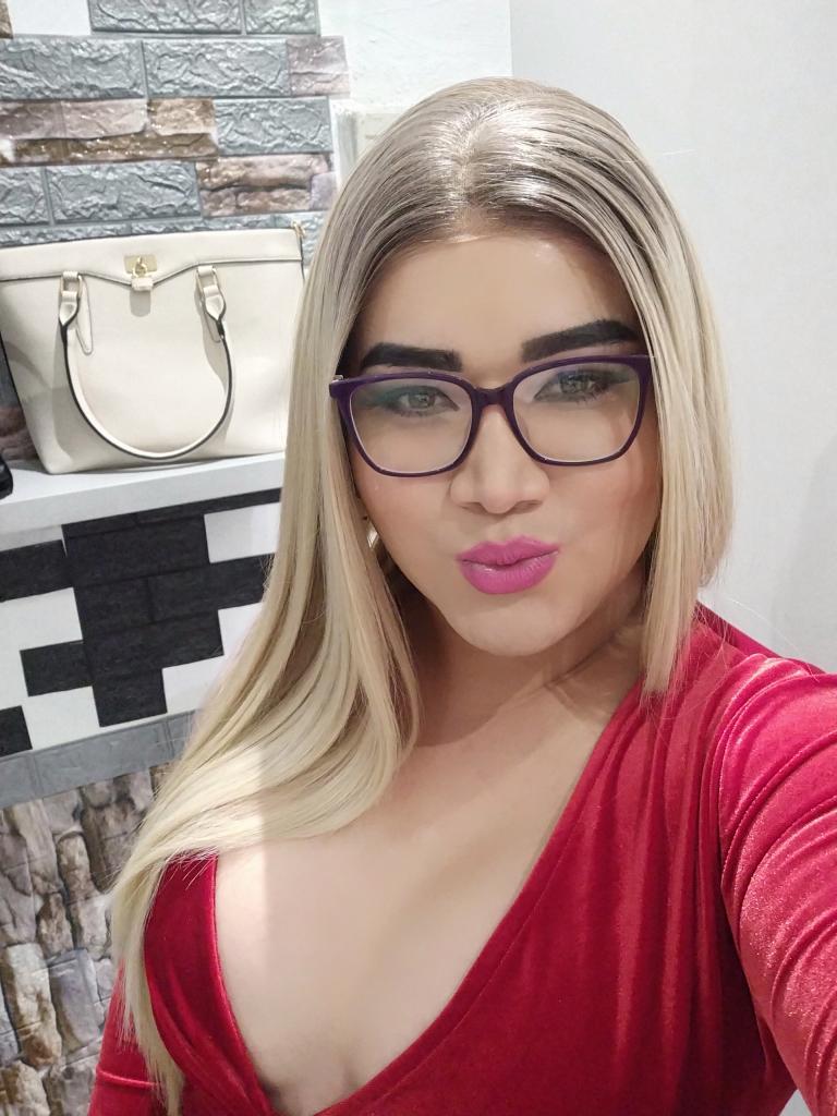 613435056: Transexual en Cádiz