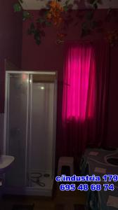 695486874: Chica busca chico en Barcelona