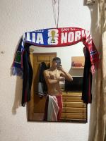 677295437: Chico busca chica en Barcelona