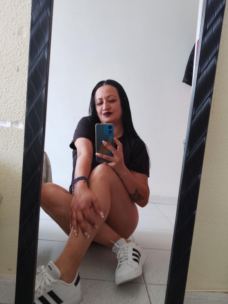 671540215: Chica busca chico en Valencia